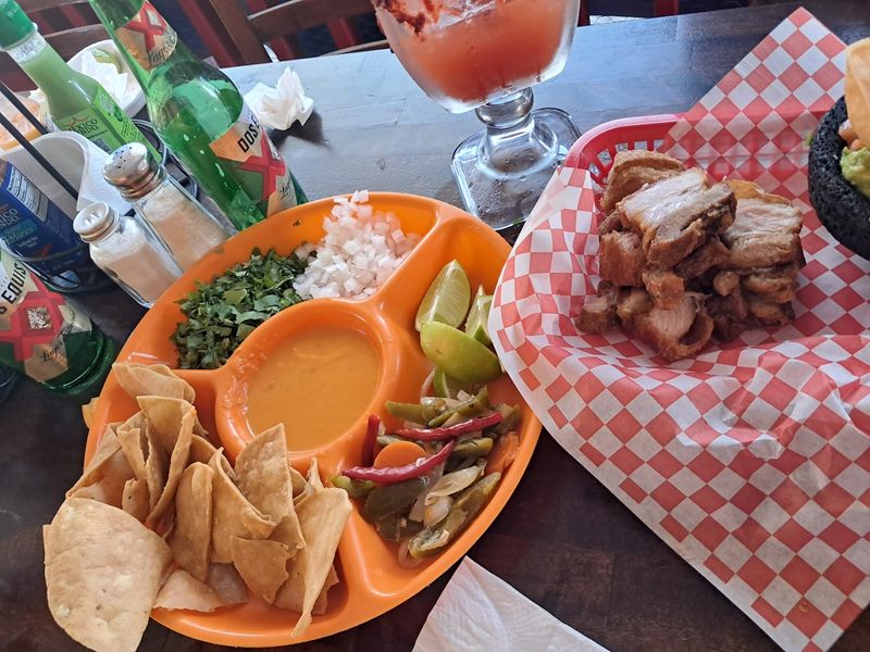 Carnitas y Mariscos Las Morelianas food